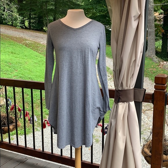 Tops - 🖤 Women’s long sleeve blue gray tunic small 🖤